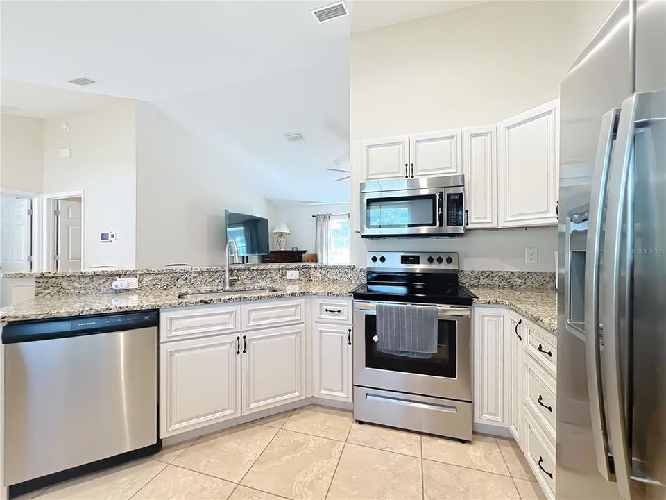 For Sale: $269,000 (3 beds, 2 baths, 1284 Square Feet)