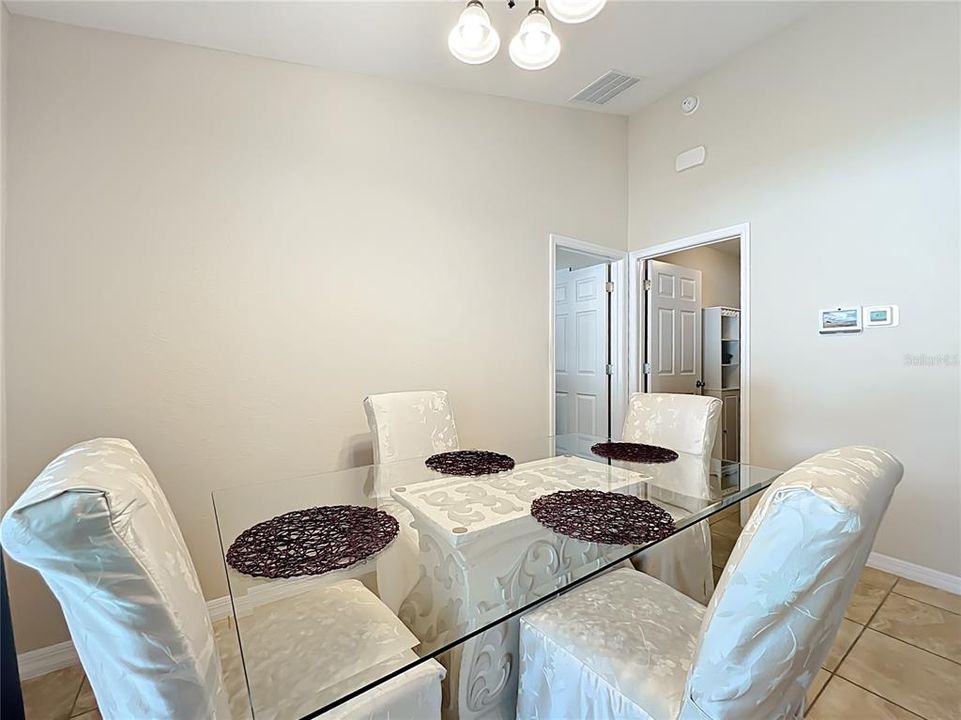 For Sale: $269,000 (3 beds, 2 baths, 1284 Square Feet)