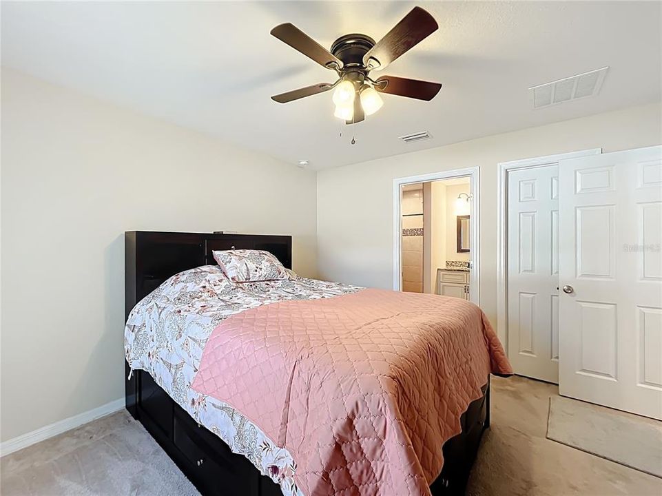 For Sale: $269,000 (3 beds, 2 baths, 1284 Square Feet)