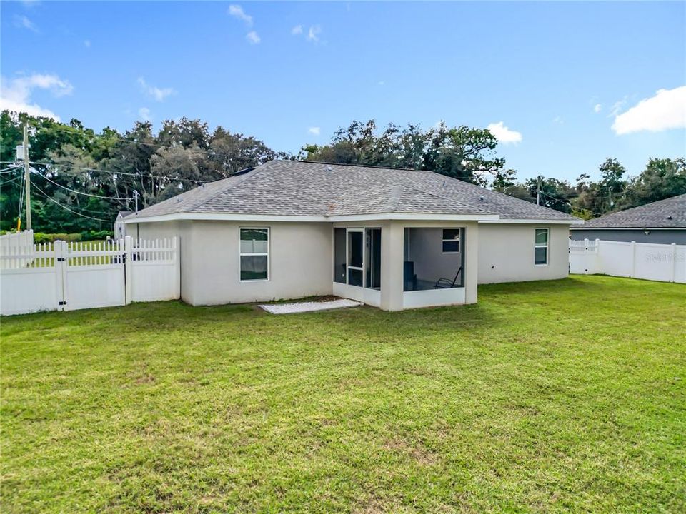 For Sale: $269,000 (3 beds, 2 baths, 1284 Square Feet)