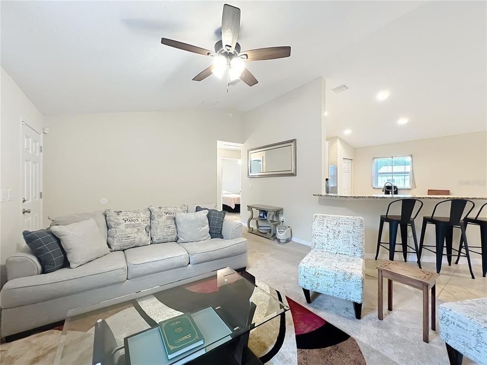 For Sale: $269,000 (3 beds, 2 baths, 1284 Square Feet)