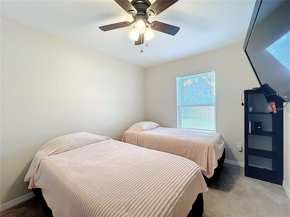 For Sale: $269,000 (3 beds, 2 baths, 1284 Square Feet)