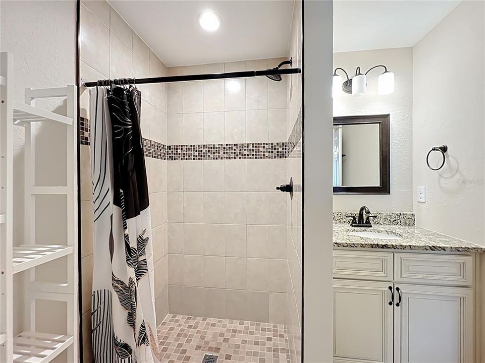 For Sale: $269,000 (3 beds, 2 baths, 1284 Square Feet)