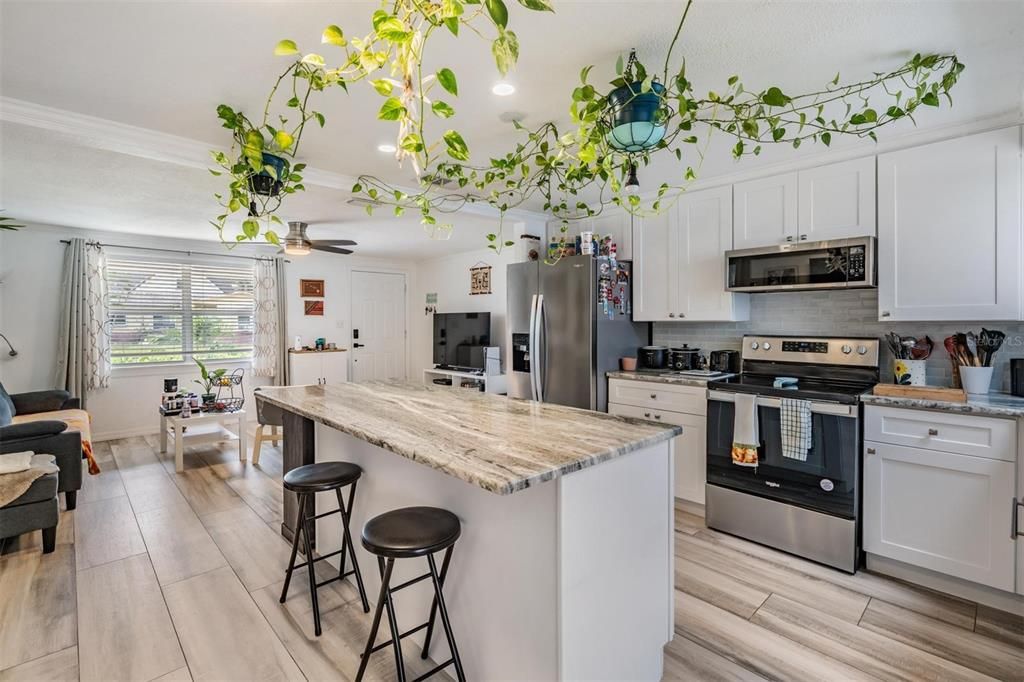 For Sale: $384,000 (3 beds, 2 baths, 1272 Square Feet)