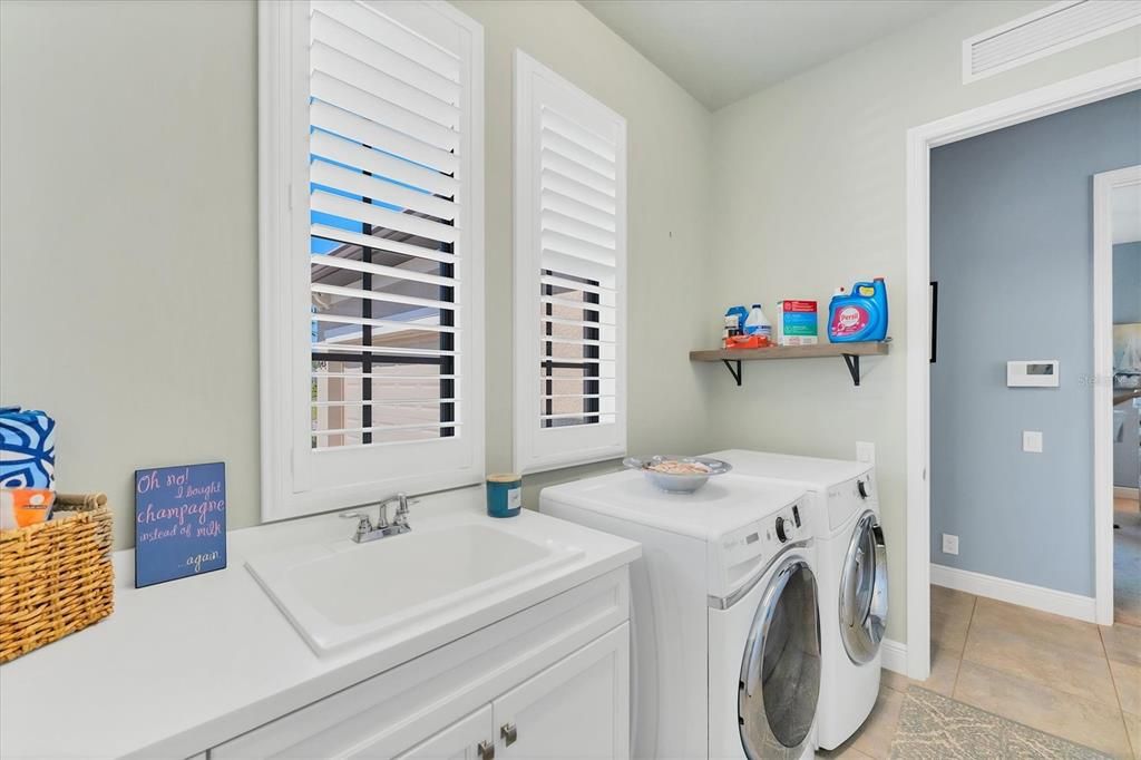 For Rent: $6,500 (3 beds, 3 baths, 2489 Square Feet)