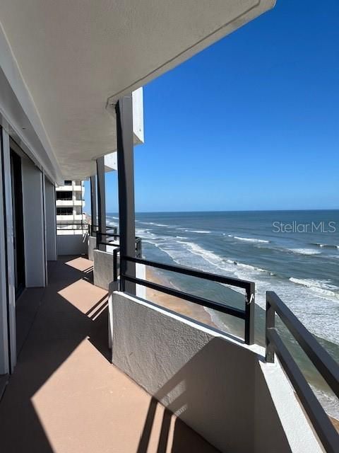 For Rent: $4,350 (2 beds, 2 baths, 1295 Square Feet)