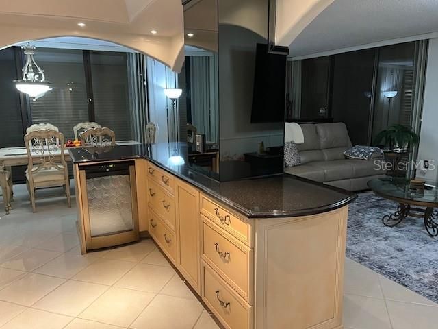 For Rent: $4,350 (2 beds, 2 baths, 1295 Square Feet)