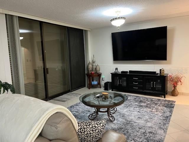 For Rent: $4,350 (2 beds, 2 baths, 1295 Square Feet)