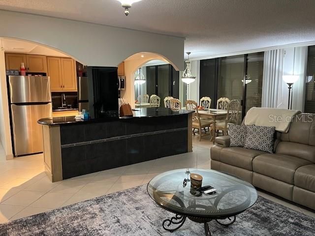 For Rent: $4,350 (2 beds, 2 baths, 1295 Square Feet)