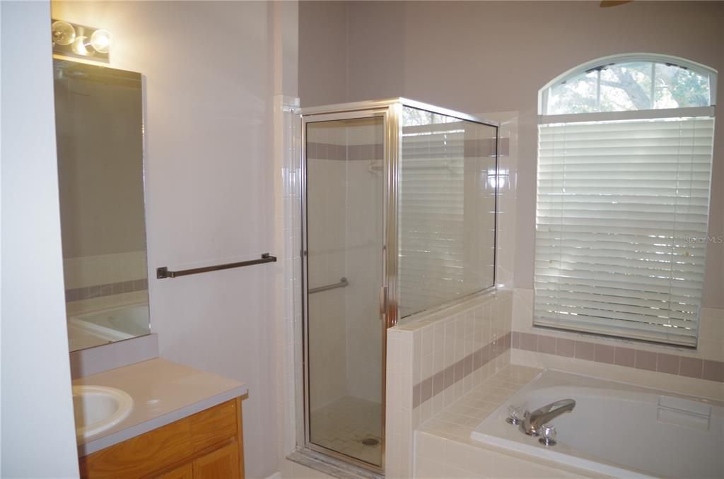 Active With Contract: $400,000 (4 beds, 3 baths, 2528 Square Feet)