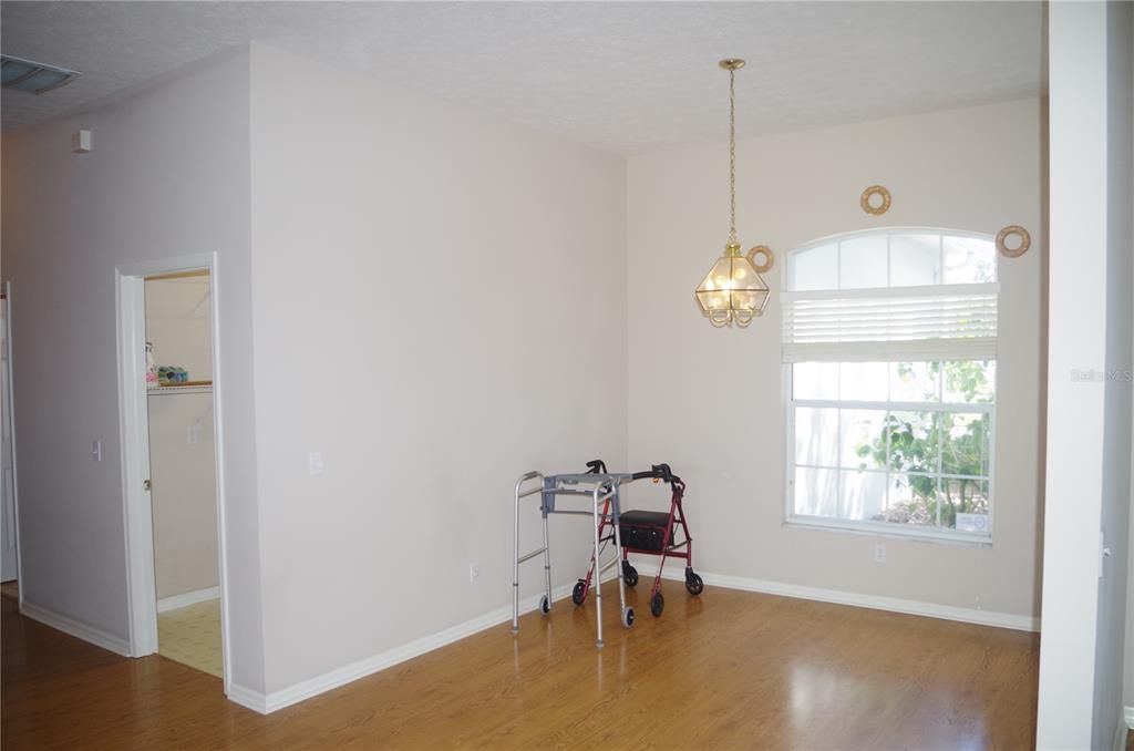 Active With Contract: $400,000 (4 beds, 3 baths, 2528 Square Feet)