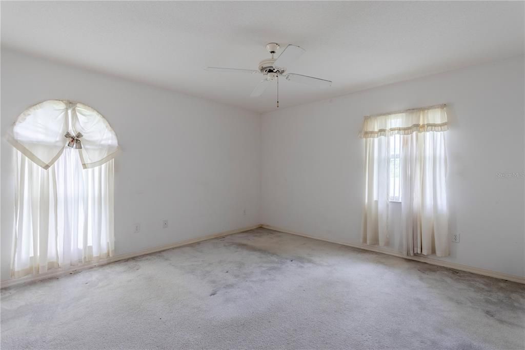 En Venta: $310,000 (3 camas, 2 baños, 1847 Pies cuadrados)