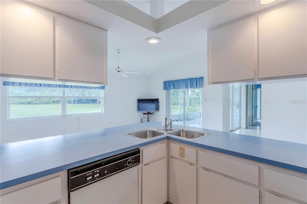 En Venta: $310,000 (3 camas, 2 baños, 1847 Pies cuadrados)