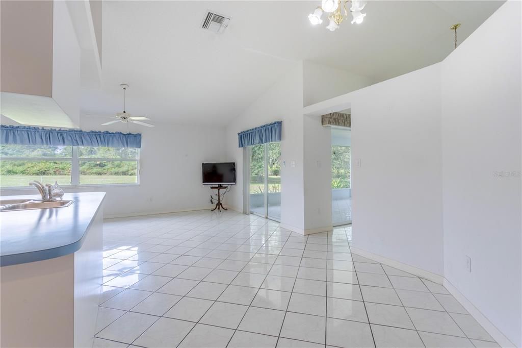 En Venta: $310,000 (3 camas, 2 baños, 1847 Pies cuadrados)