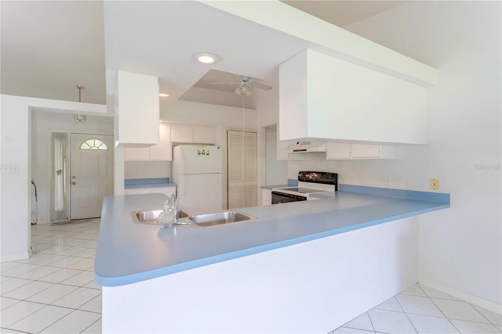 En Venta: $310,000 (3 camas, 2 baños, 1847 Pies cuadrados)