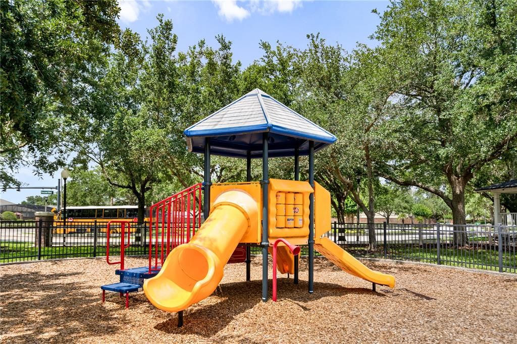 合同活跃: $3,400 (4 贝兹, 2 浴室, 2523 平方英尺)