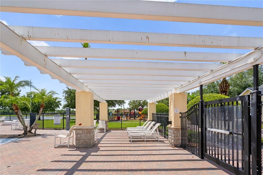 合同活跃: $3,400 (4 贝兹, 2 浴室, 2523 平方英尺)