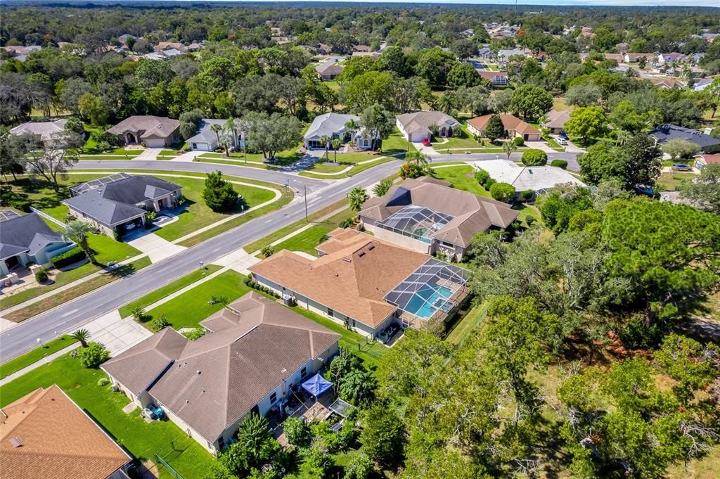 Под контрактом: $369,999 (3 спален, 2 ванн, 2046 Квадратных фут)