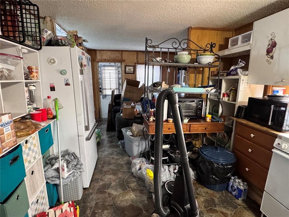 For Sale: $150,000 (3 beds, 2 baths, 1512 Square Feet)