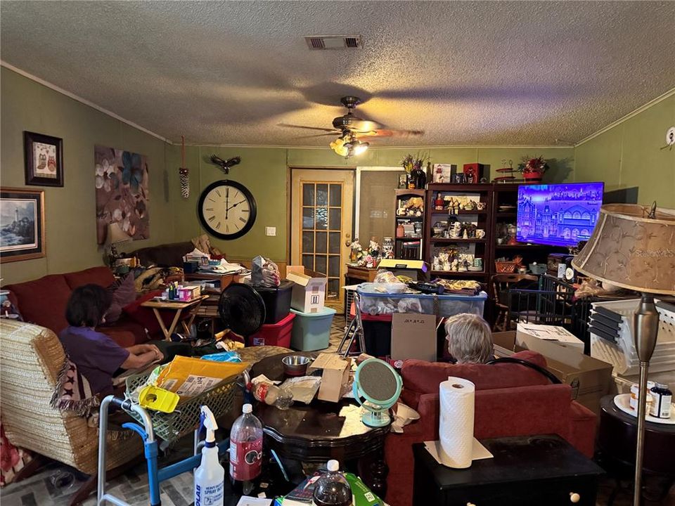 For Sale: $150,000 (3 beds, 2 baths, 1512 Square Feet)