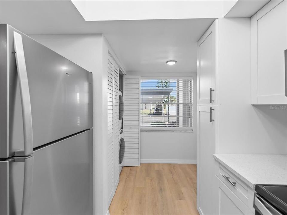 待售: $185,000 (2 贝兹, 2 浴室, 956 平方英尺)