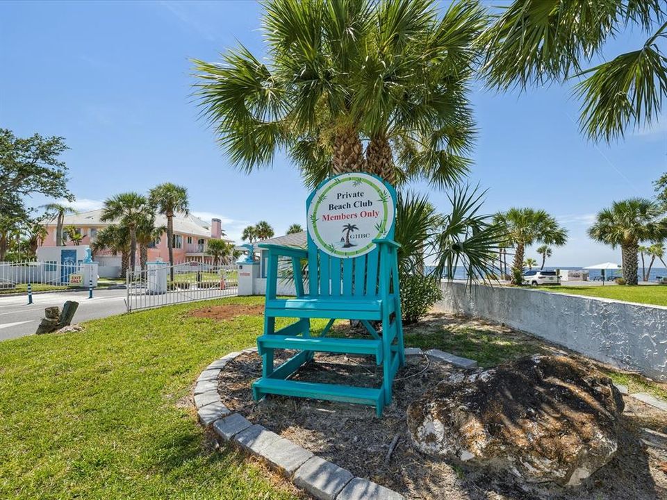 待售: $185,000 (2 贝兹, 2 浴室, 956 平方英尺)