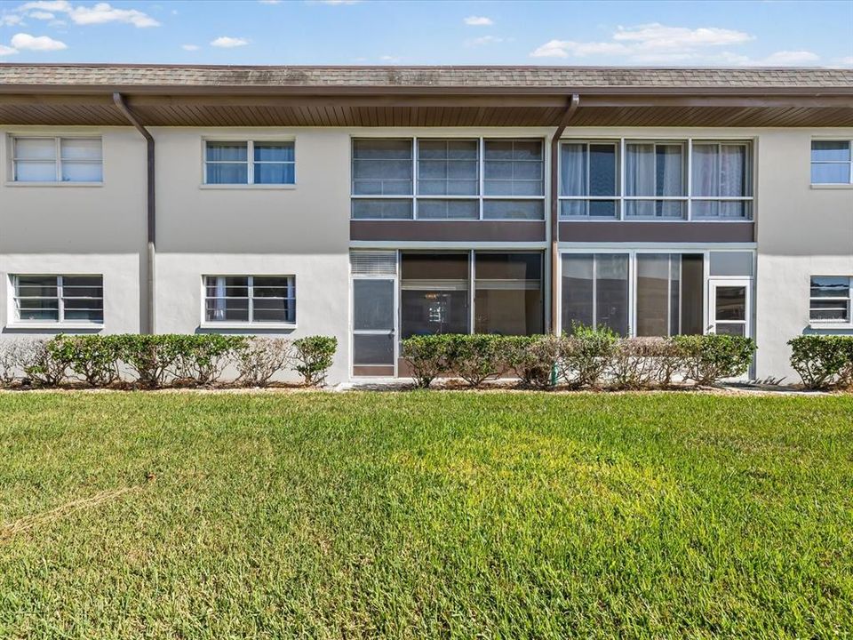 待售: $185,000 (2 贝兹, 2 浴室, 956 平方英尺)