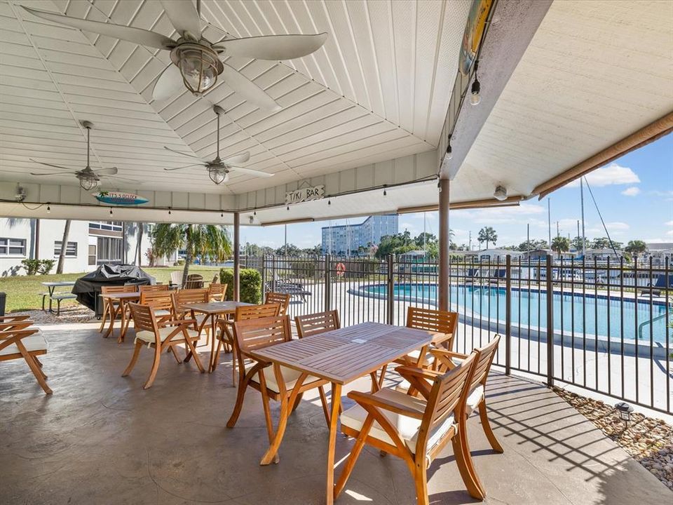 待售: $185,000 (2 贝兹, 2 浴室, 956 平方英尺)