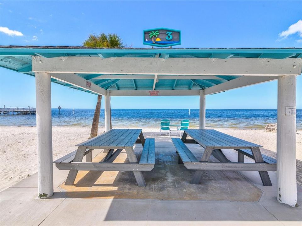 待售: $185,000 (2 贝兹, 2 浴室, 956 平方英尺)