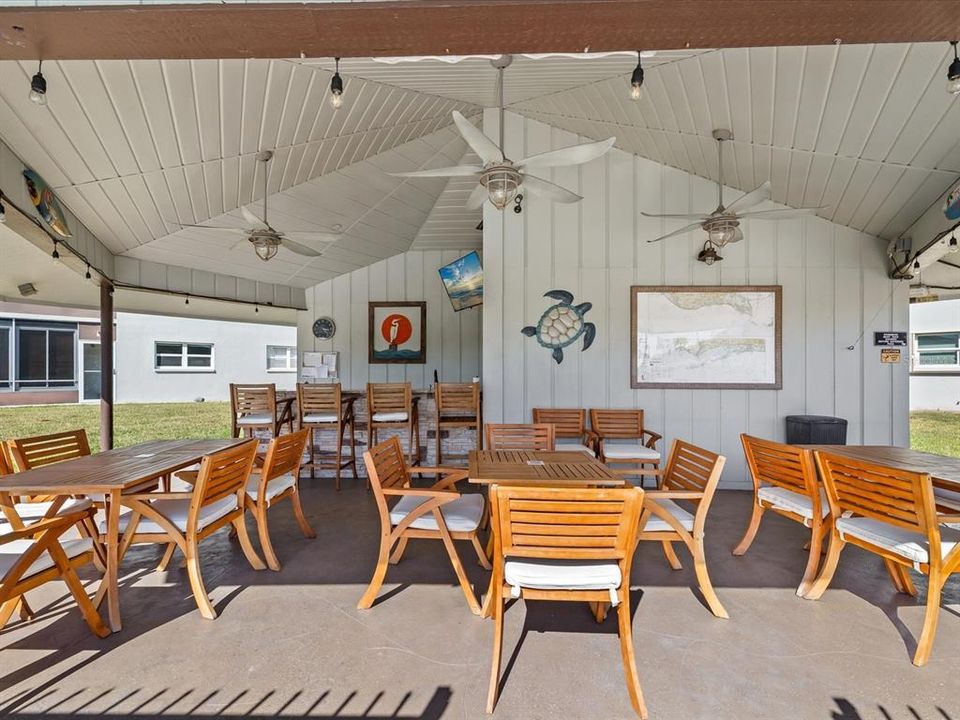 待售: $185,000 (2 贝兹, 2 浴室, 956 平方英尺)