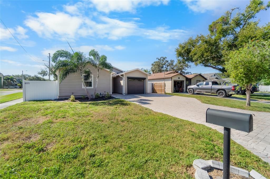 For Sale: $445,900 (3 beds, 2 baths, 1392 Square Feet)