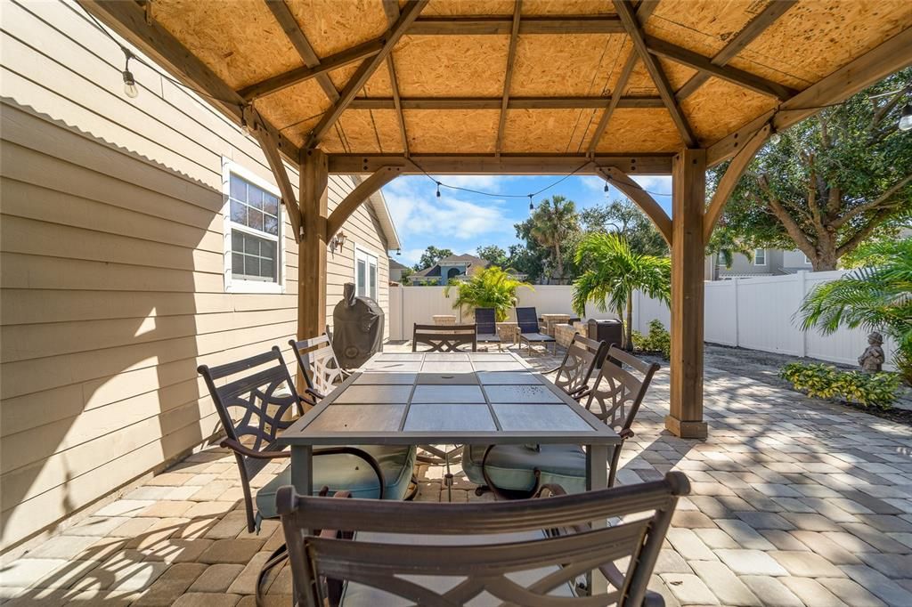 For Sale: $445,900 (3 beds, 2 baths, 1392 Square Feet)