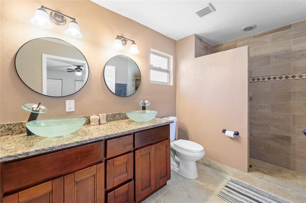 For Sale: $445,900 (3 beds, 2 baths, 1392 Square Feet)