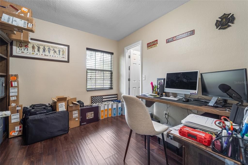 For Sale: $445,900 (3 beds, 2 baths, 1392 Square Feet)