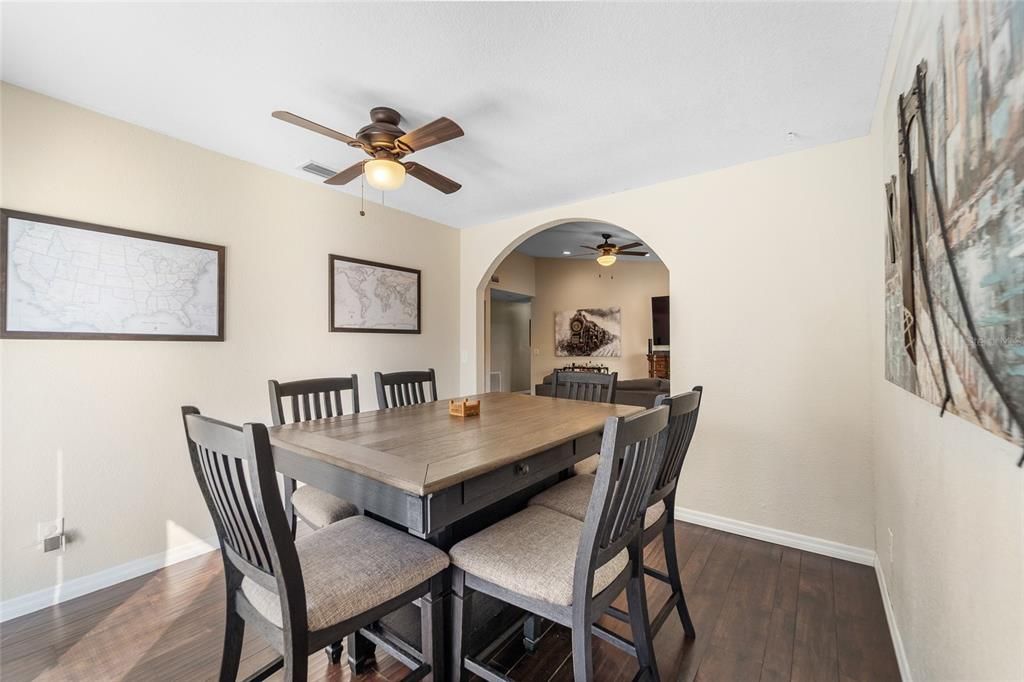 For Sale: $445,900 (3 beds, 2 baths, 1392 Square Feet)