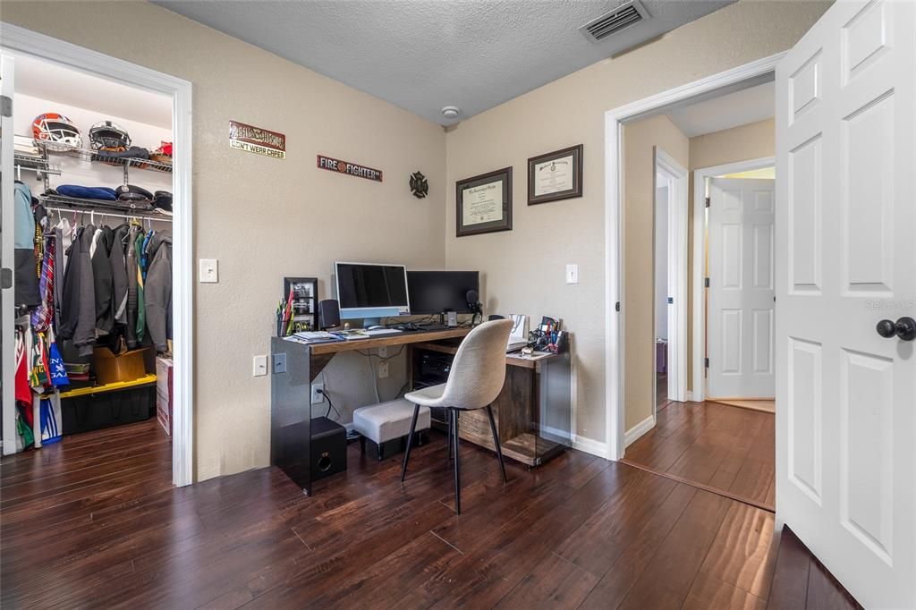 For Sale: $445,900 (3 beds, 2 baths, 1392 Square Feet)