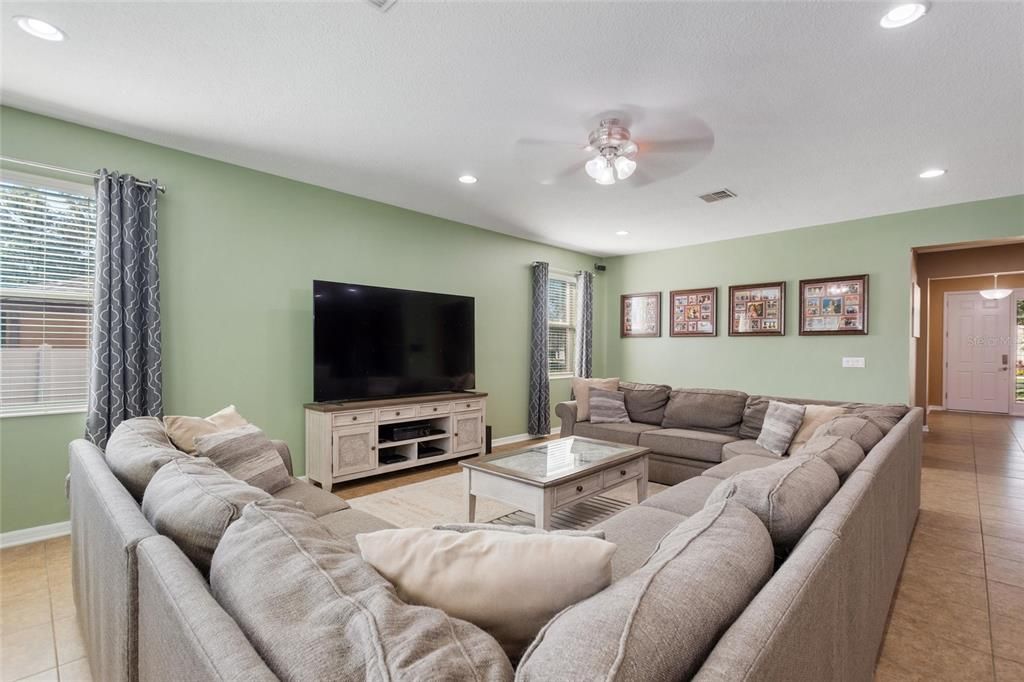 For Sale: $764,900 (5 beds, 4 baths, 5344 Square Feet)