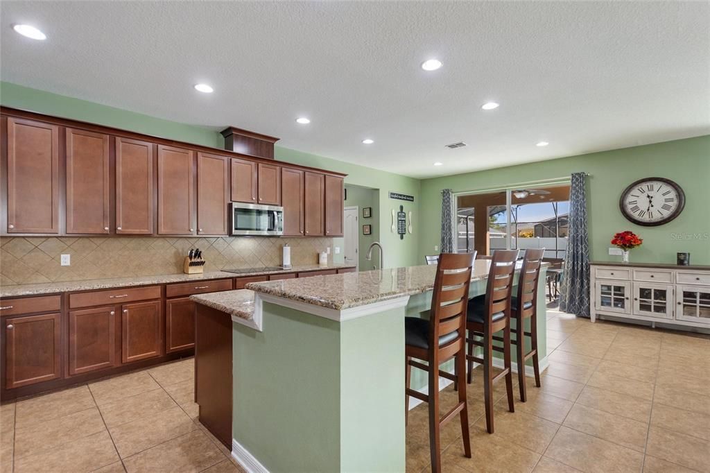 For Sale: $764,900 (5 beds, 4 baths, 5344 Square Feet)