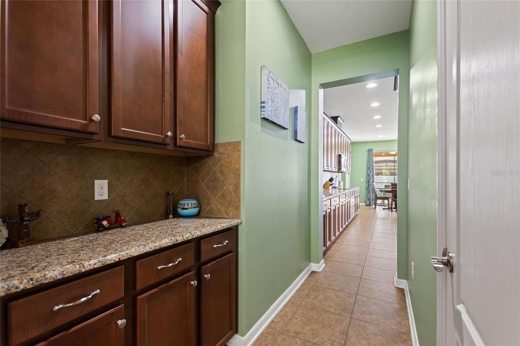 For Sale: $764,900 (5 beds, 4 baths, 5344 Square Feet)