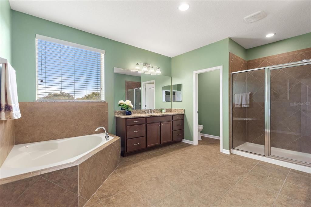 For Sale: $764,900 (5 beds, 4 baths, 5344 Square Feet)