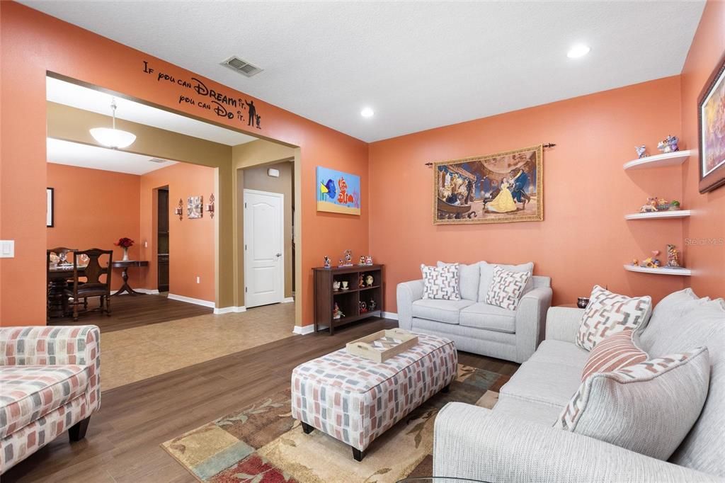 For Sale: $764,900 (5 beds, 4 baths, 5344 Square Feet)