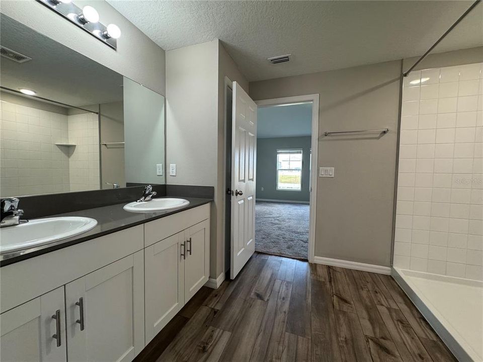 For Rent: $2,500 (4 beds, 2 baths, 1850 Square Feet)