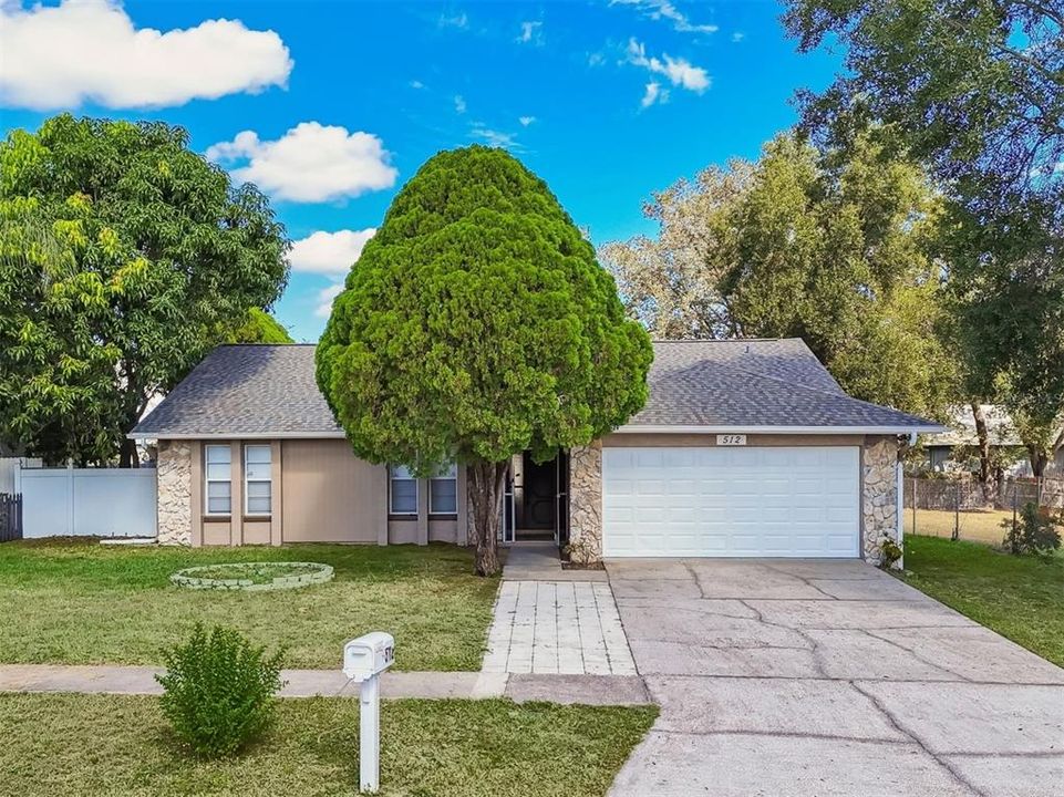 Recently Sold: $399,900 (4 beds, 2 baths, 1495 Square Feet)