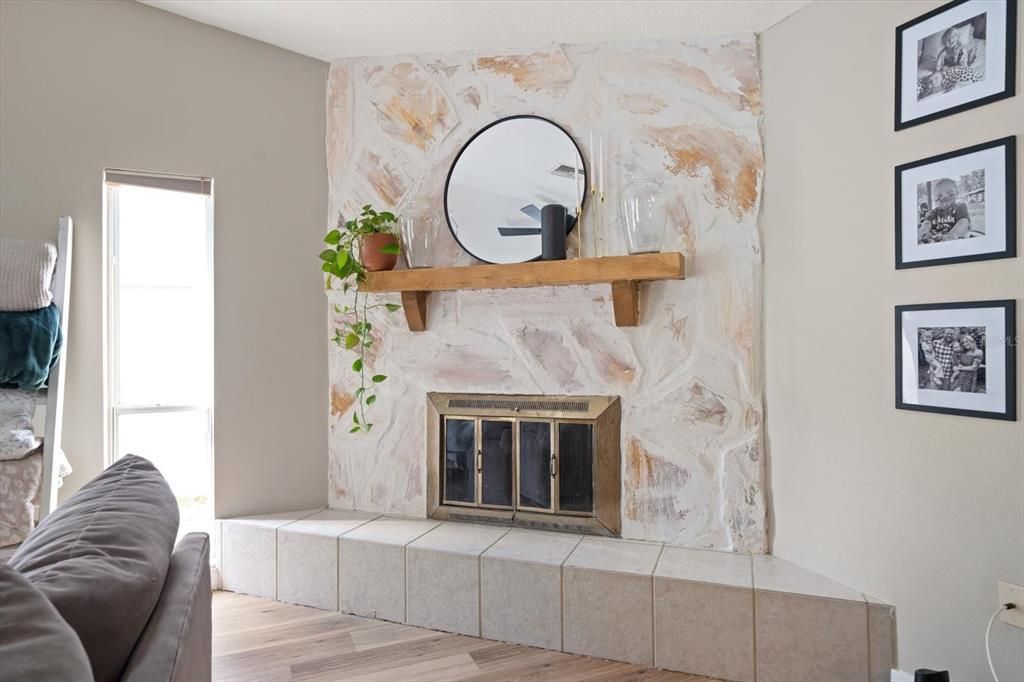 合同活跃: $485,000 (3 贝兹, 2 浴室, 1673 平方英尺)