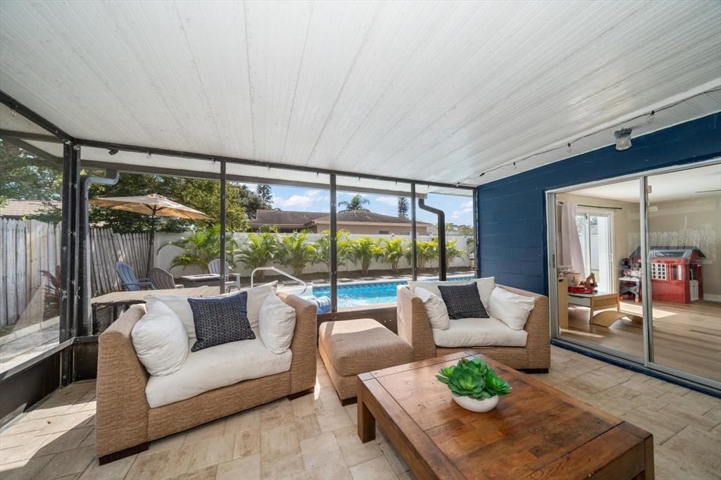 合同活跃: $485,000 (3 贝兹, 2 浴室, 1673 平方英尺)