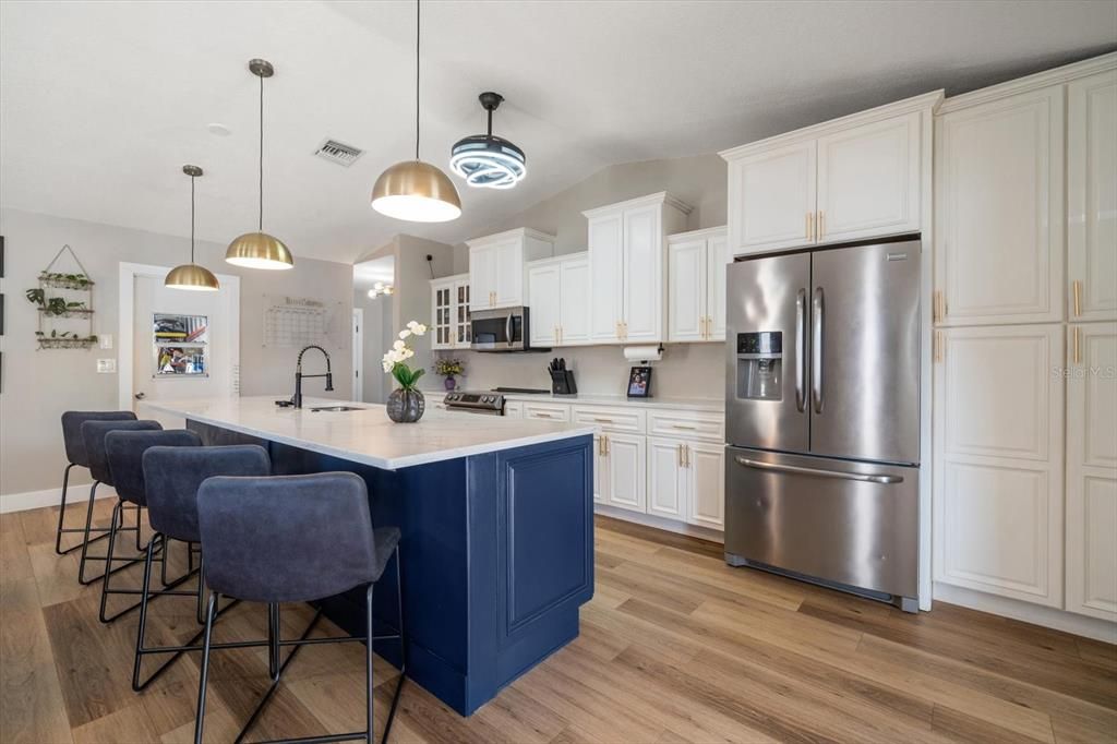 合同活跃: $485,000 (3 贝兹, 2 浴室, 1673 平方英尺)