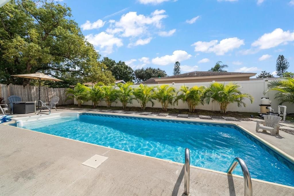 合同活跃: $485,000 (3 贝兹, 2 浴室, 1673 平方英尺)