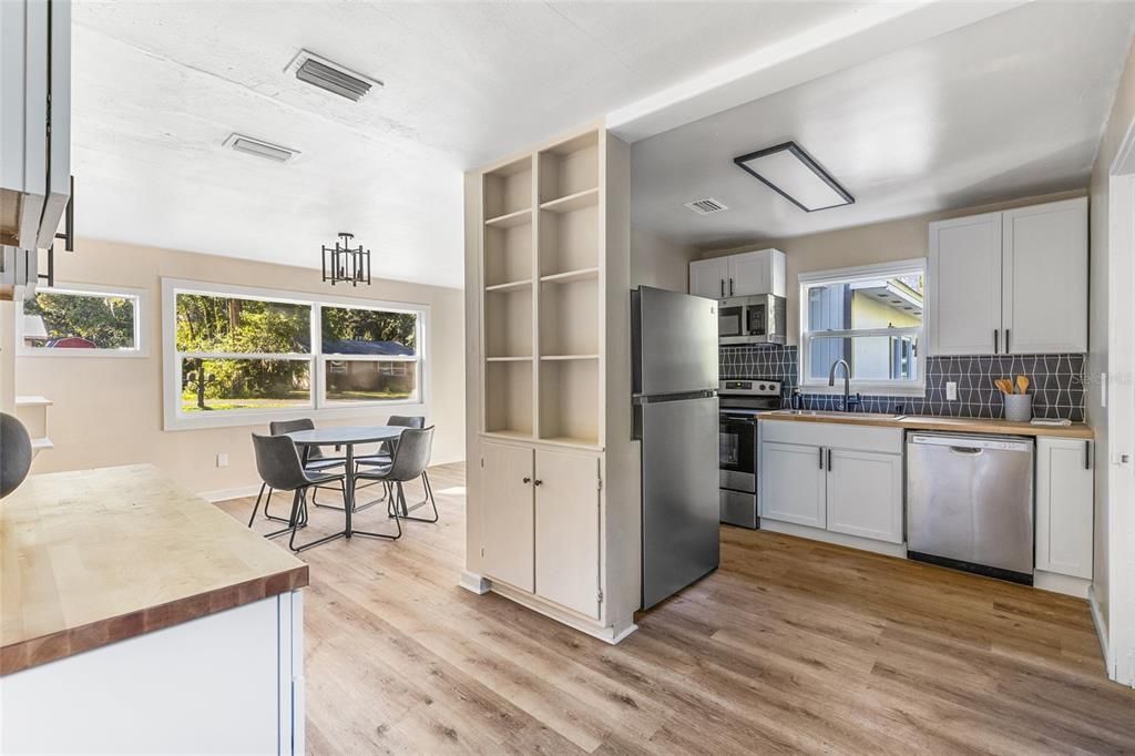 En Venta: $229,900 (2 camas, 1 baños, 1477 Pies cuadrados)