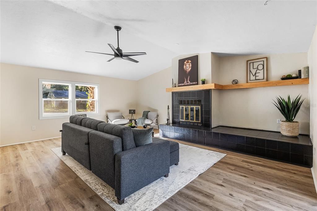 En Venta: $229,900 (2 camas, 1 baños, 1477 Pies cuadrados)