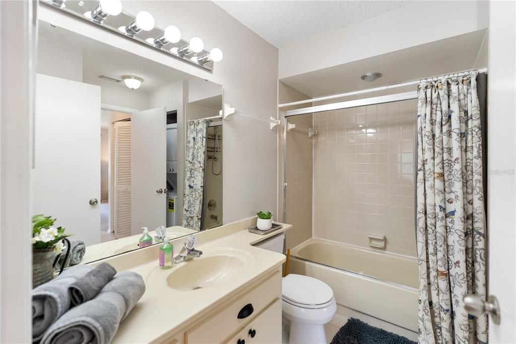 En Venta: $299,000 (2 camas, 2 baños, 1069 Pies cuadrados)